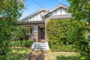 St Moritz - Timeless Federation Retreat near Coogee