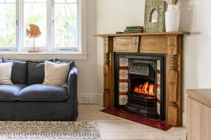 Twin Gables - Federation Retreat with Garden Studio
