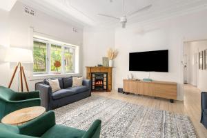 Twin Gables - Federation Retreat with Garden Studio