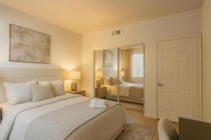 Marina del Rey 2BR with Pool, Hot Tub, and Gym