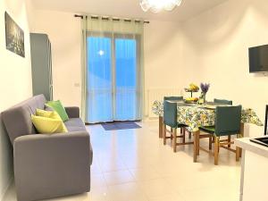 Albergo Diffuso Borgo Piovere, Le Cascate balcony lakeview
