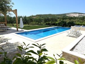 Holiday house Trogir NATURA with swimming pool