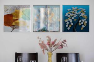 Wooden Apartment Bellottiego Warsaw with Parking by Noclegi Renters