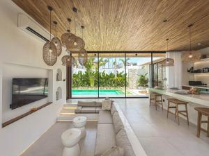 Casa Petak 9 - Architectural 3BR Tropical Paradise with Pool in Pererenan