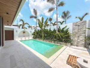 Casa Petak 9 - Architectural 3BR Tropical Paradise with Pool in Pererenan