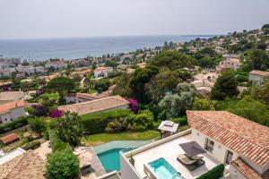 Stunning villa with sea view in Vallauris