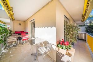 Bright 2 bedroom close to the centre of Cannes
