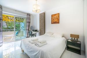 Bright 2 bedroom close to the centre of Cannes