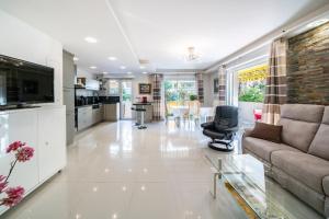 Bright 2 bedroom close to the centre of Cannes