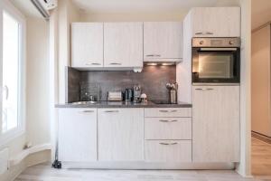 Beautiful studio in Le Suquet close to the Palais!