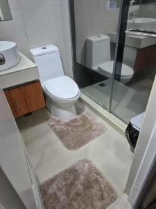 3BR 70sqm Free internet, Penthouse unit in Ermita, Manila near US Embassy