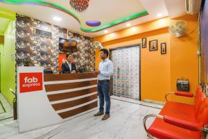 FabExpress Nest - Nr Park Street Metro Station