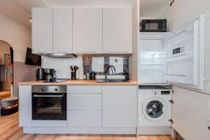 Artful Microapartment - Self Check In