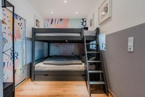 Artful Microapartment - Self Check In