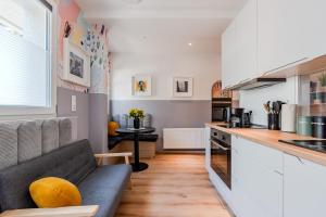 Artful Microapartment - Self Check In