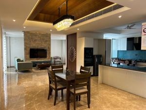 Perch Casa Feliz- Golf Course Road