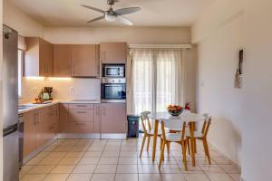 Villa Katerina Pente by Villa Plus