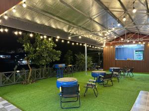 Cloudy Hostel & Tourist