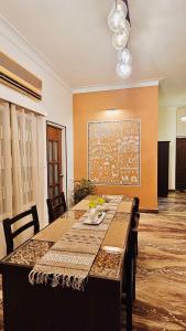 Money plant - 2bhk in Saheed Nagar- city center