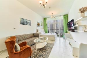 Modern Studio With Iconic Burj Khalifa & Canal Views