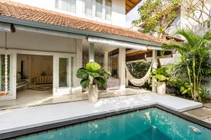 Villa 5mins to KuDeTa Beach club