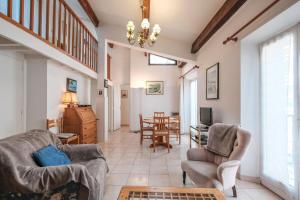 Very nice 2 bedrooms in duplex heart of Cannes !!