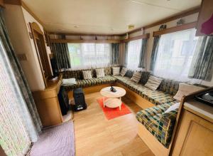 Caravane en pleine nature ferme proche de tout