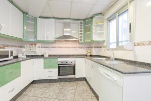 Beach Time View by Fidalsa