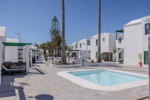 San Fermin, AC, 500Mbps, Parking, 9 mins to Beach