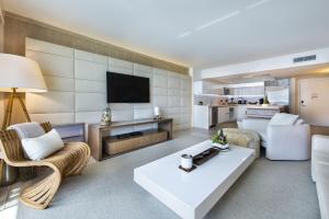 Lumina Residences 2BR Skyline Escape