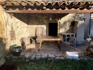 Un Mazet en famille dans le jardin