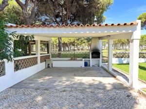 Vista Golf by Becherish