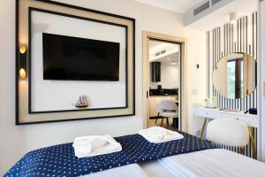 Golden Hour Apartments- Loft H 414