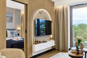 Golden Hour Apartments- Loft H 414