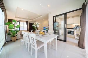 Laguna Park 10 minutes walk to Bangtao Beach