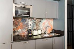 Place des Vosges Apartment with Air Conditioning