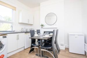 Gloucester Street Nest - 3BR Flat for 6 Guests