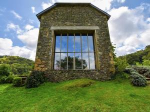 Farmhouse in Pyrenees with Pool