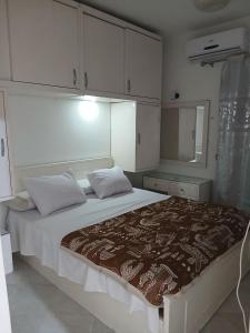 Family apartment in front of the sea