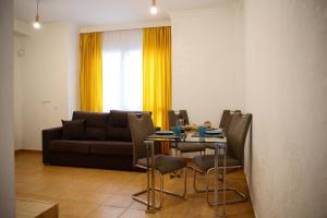 Cozy Central Apartments