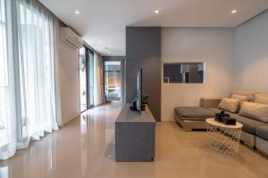 Luxury 2BR at 5 Kamala Pool Gym D5023