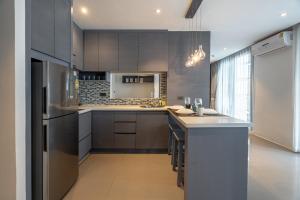 Luxury 2BR at 5 Kamala Pool Gym D5023