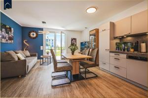 An der Haffküste Otterhöhle