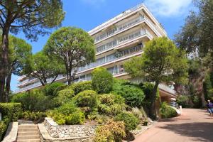 Superb apartment with exceptional sea view