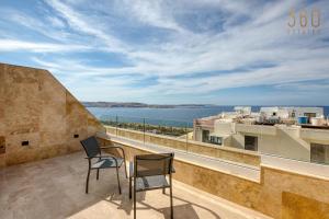 Prime Qawra Suites with Balcony, AC, Full Kitchen & Wifi by 360 Estates