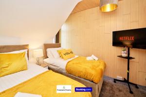 Cosy 4Bed Home By Prospergress Property Short Lets & Serviced Accommodation Coventry With Free Parking, WiFi & Pool Table and Games