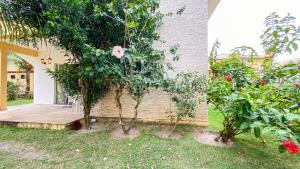 Residencial IL Pevero, condomínio com piscina e área gourmet a uma quadra da Praia de Taperapuã aptos com 2 quartos