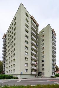 Manufaktura Comfort Stay Apartment by BookingHost