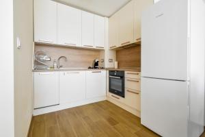 Contemporary City Stay by Flat Mаnager