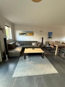 Privé wellness Zen aan zee met jacuzzi barrelsauna en infraroodsauna